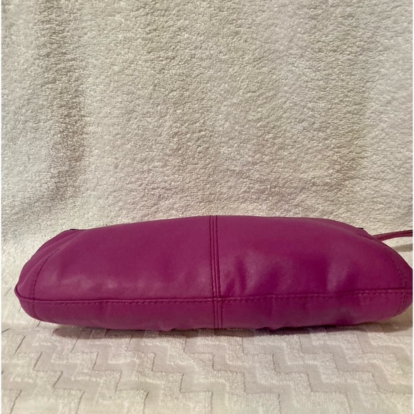 LIKE NEW‼️COACH F13555 KYRA LEATHER CLUTCH WITH MINI SCARF - Picture 9 of 10